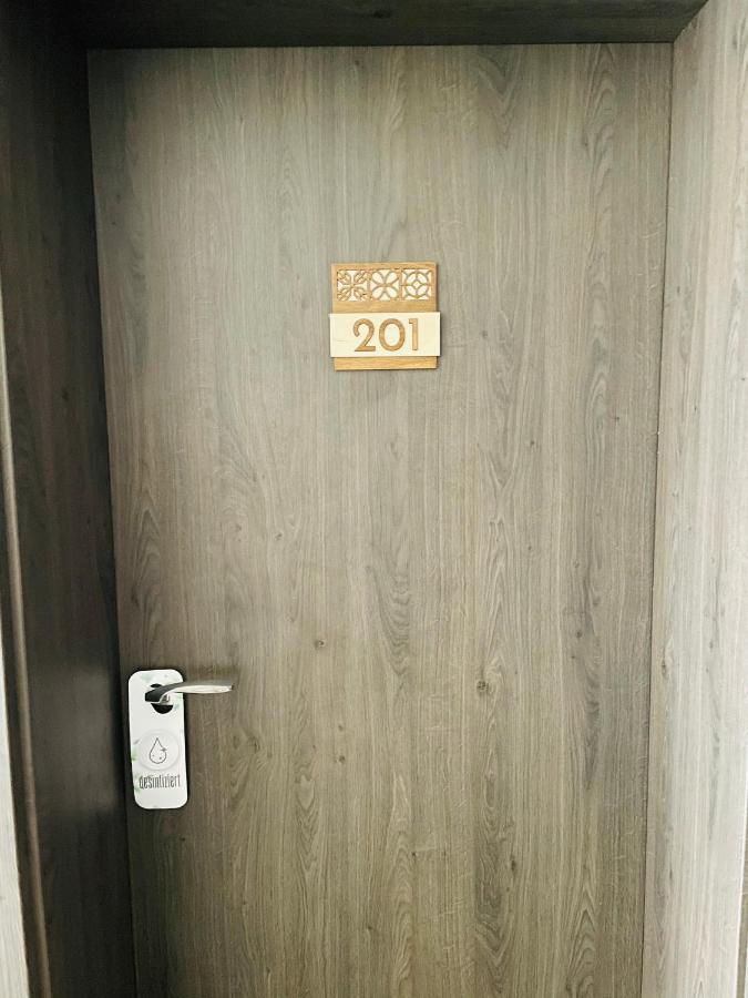 Hotel Post Зиндельфинген Экстерьер фото
