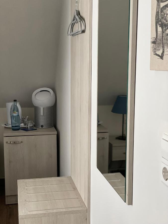 Hotel Post Зиндельфинген Экстерьер фото